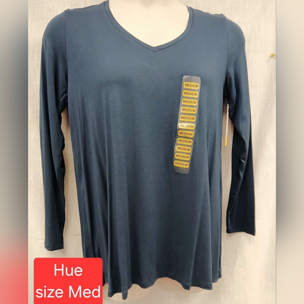 Hue Womens Long Sleeve Tee Shirt.  Size Medium